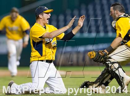 Thumbnail 1 in Pope John Paul II vs. Harriton (PIAA Class AAA Final) photogallery.