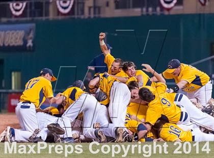 Thumbnail 3 in Pope John Paul II vs. Harriton (PIAA Class AAA Final) photogallery.