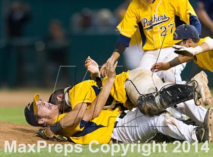 Thumbnail 1 in Pope John Paul II vs. Harriton (PIAA Class AAA Final) photogallery.