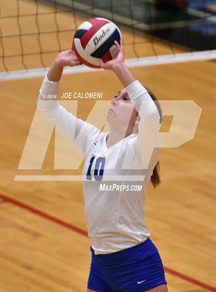 Thumbnail 1 in MacArthur [Douglas] vs Churchill (Blossom Athletic Center) photogallery.