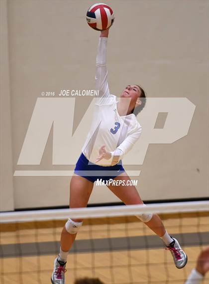 Thumbnail 1 in MacArthur [Douglas] vs Churchill (Blossom Athletic Center) photogallery.