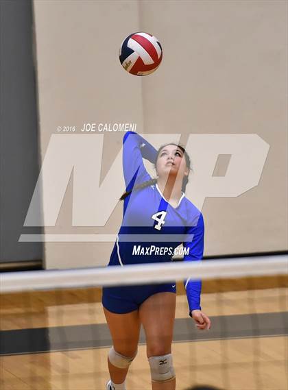 Thumbnail 3 in MacArthur [Douglas] vs Churchill (Blossom Athletic Center) photogallery.
