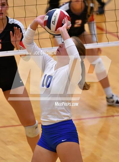 Thumbnail 3 in MacArthur [Douglas] vs Churchill (Blossom Athletic Center) photogallery.