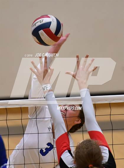 Thumbnail 2 in MacArthur [Douglas] vs Churchill (Blossom Athletic Center) photogallery.