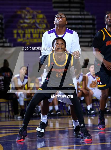 Thumbnail 2 in Dominguez vs. Lynwood photogallery.
