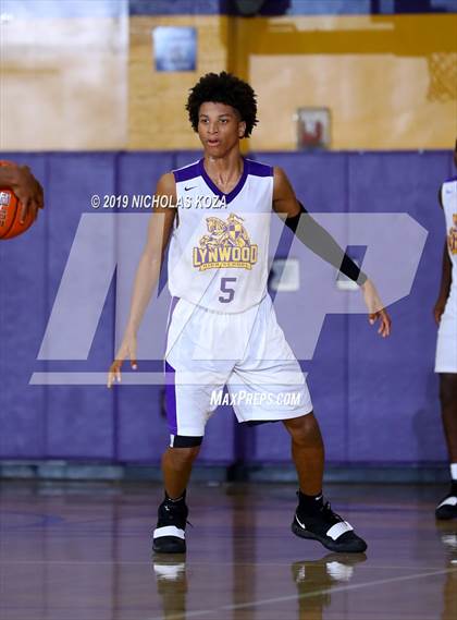 Thumbnail 2 in Dominguez vs. Lynwood photogallery.