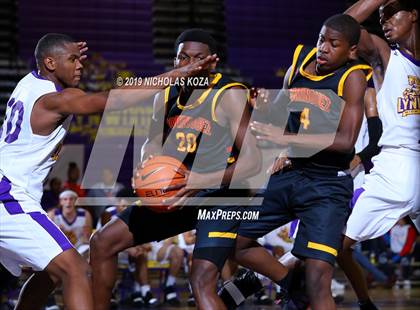 Thumbnail 2 in Dominguez vs. Lynwood photogallery.