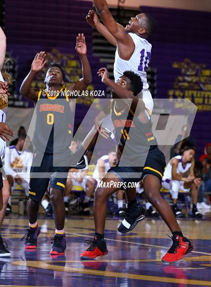 Thumbnail 2 in Dominguez vs. Lynwood photogallery.