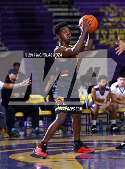 Thumbnail 2 in Dominguez vs. Lynwood photogallery.