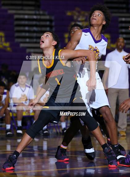 Thumbnail 2 in Dominguez vs. Lynwood photogallery.