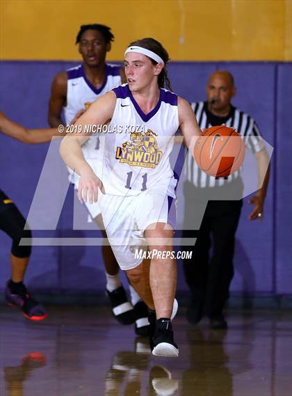 Thumbnail 1 in Dominguez vs. Lynwood photogallery.
