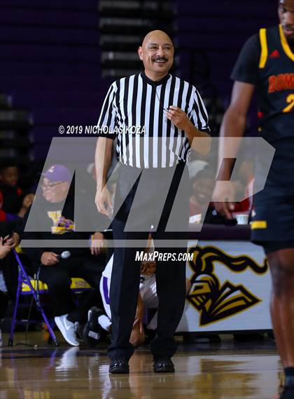 Thumbnail 3 in Dominguez vs. Lynwood photogallery.
