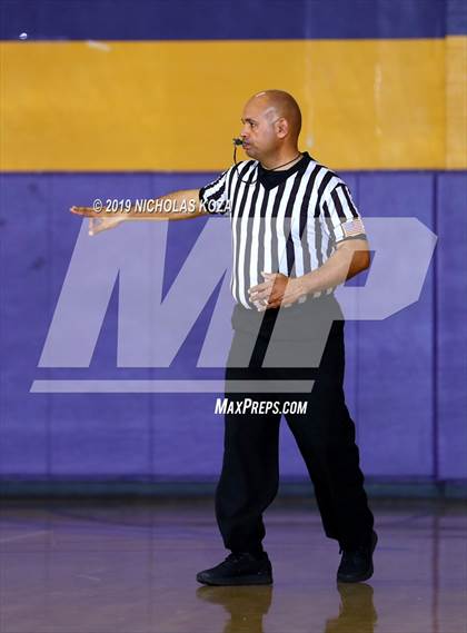 Thumbnail 3 in Dominguez vs. Lynwood photogallery.