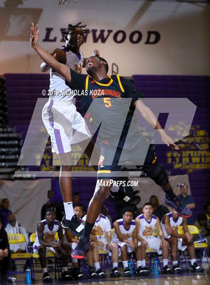 Thumbnail 3 in Dominguez vs. Lynwood photogallery.