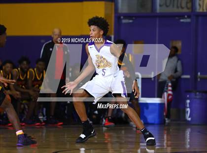 Thumbnail 3 in Dominguez vs. Lynwood photogallery.
