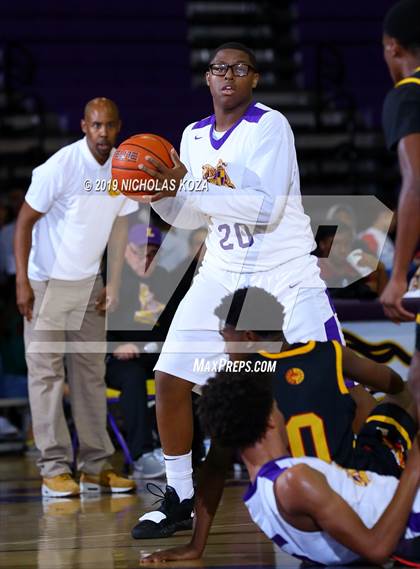 Thumbnail 1 in Dominguez vs. Lynwood photogallery.