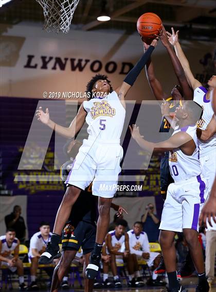 Thumbnail 2 in Dominguez vs. Lynwood photogallery.
