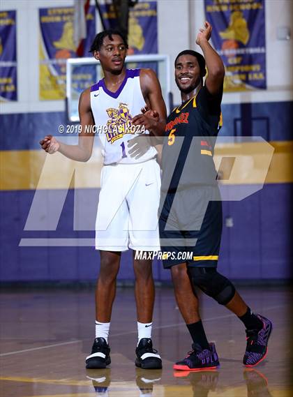 Thumbnail 2 in Dominguez vs. Lynwood photogallery.