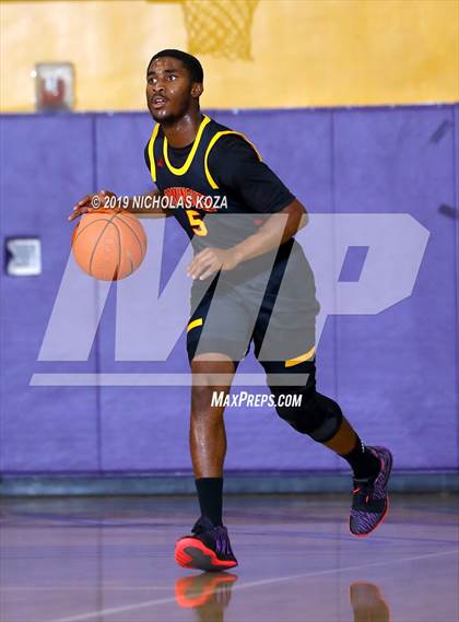 Thumbnail 2 in Dominguez vs. Lynwood photogallery.
