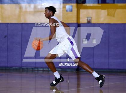 Thumbnail 2 in Dominguez vs. Lynwood photogallery.