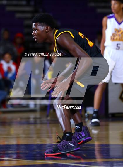 Thumbnail 3 in Dominguez vs. Lynwood photogallery.