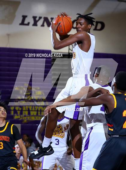 Thumbnail 3 in Dominguez vs. Lynwood photogallery.