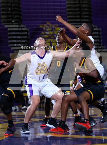 Thumbnail 1 in Dominguez vs. Lynwood photogallery.