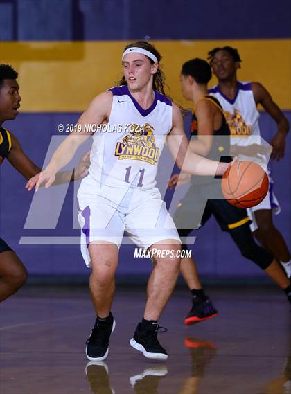 Thumbnail 2 in Dominguez vs. Lynwood photogallery.