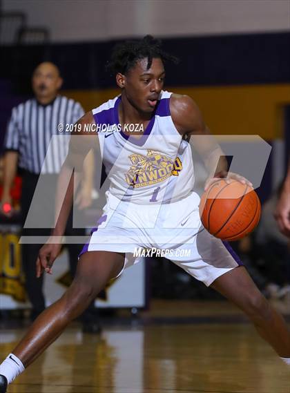 Thumbnail 2 in Dominguez vs. Lynwood photogallery.