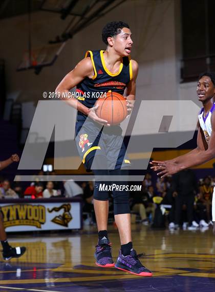 Thumbnail 2 in Dominguez vs. Lynwood photogallery.