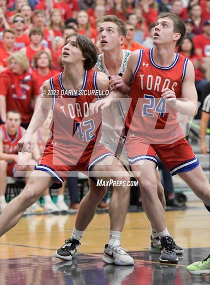 Thumbnail 1 in Mountain View vs Highland (AIA 6A Semifinal) photogallery.