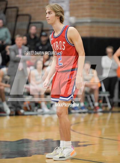 Thumbnail 3 in Mountain View vs Highland (AIA 6A Semifinal) photogallery.