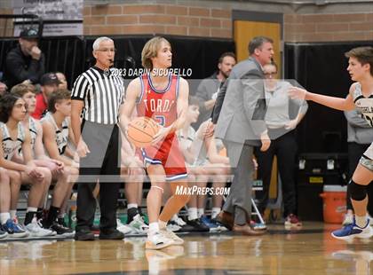 Thumbnail 3 in Mountain View vs Highland (AIA 6A Semifinal) photogallery.