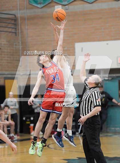 Thumbnail 1 in Mountain View vs Highland (AIA 6A Semifinal) photogallery.