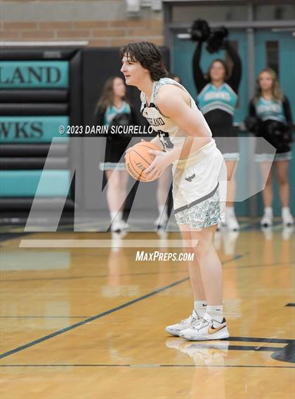 Thumbnail 1 in Mountain View vs Highland (AIA 6A Semifinal) photogallery.