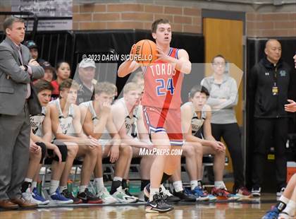 Thumbnail 1 in Mountain View vs Highland (AIA 6A Semifinal) photogallery.