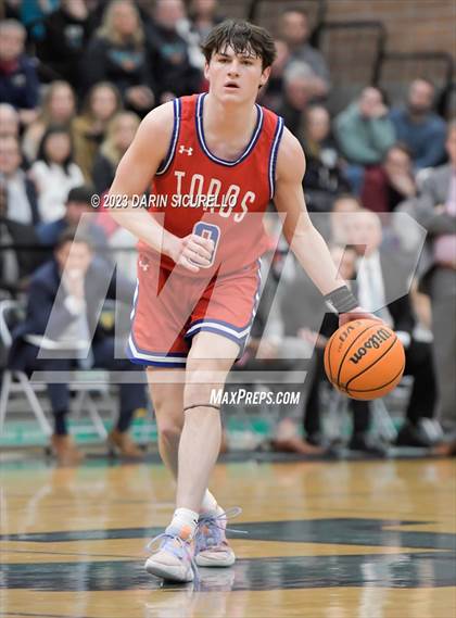 Thumbnail 3 in Mountain View vs Highland (AIA 6A Semifinal) photogallery.