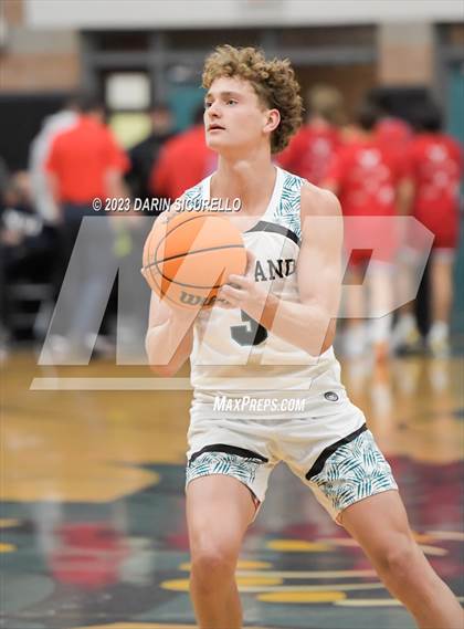 Thumbnail 2 in Mountain View vs Highland (AIA 6A Semifinal) photogallery.