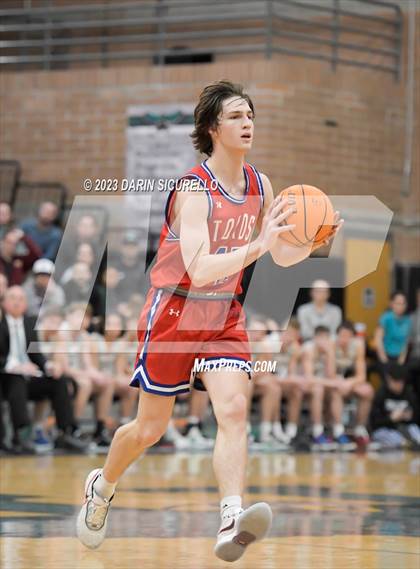 Thumbnail 1 in Mountain View vs Highland (AIA 6A Semifinal) photogallery.