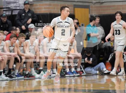 Thumbnail 1 in Mountain View vs Highland (AIA 6A Semifinal) photogallery.