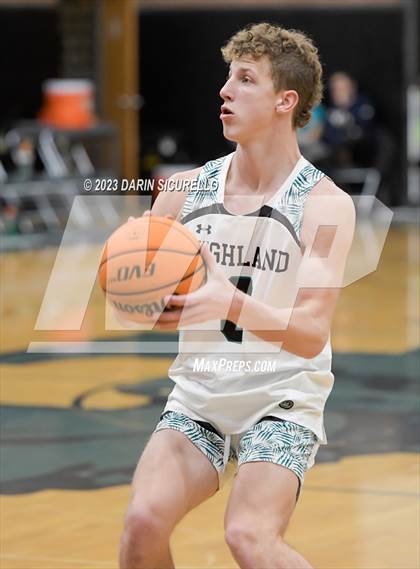 Thumbnail 3 in Mountain View vs Highland (AIA 6A Semifinal) photogallery.