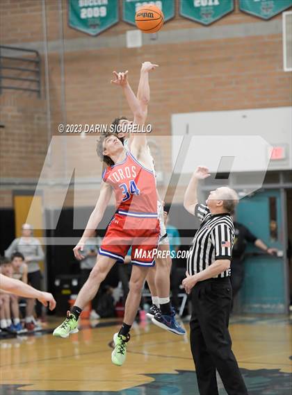 Thumbnail 3 in Mountain View vs Highland (AIA 6A Semifinal) photogallery.