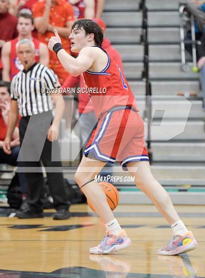 Thumbnail 1 in Mountain View vs Highland (AIA 6A Semifinal) photogallery.