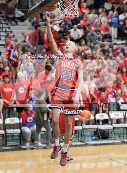 Thumbnail 1 in Mountain View vs Highland (AIA 6A Semifinal) photogallery.