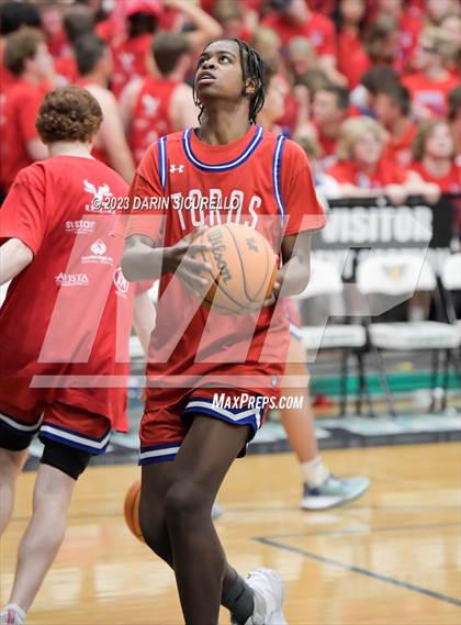 Thumbnail 2 in Mountain View vs Highland (AIA 6A Semifinal) photogallery.