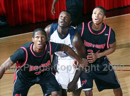 Thumbnail 1 in Boys & Girls vs Lincoln (PSAL AA Semifinal) photogallery.