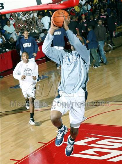 Thumbnail 1 in Boys & Girls vs Lincoln (PSAL AA Semifinal) photogallery.