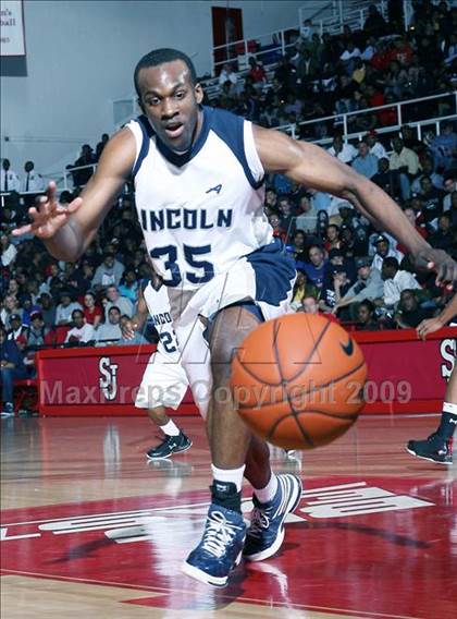 Thumbnail 1 in Boys & Girls vs Lincoln (PSAL AA Semifinal) photogallery.