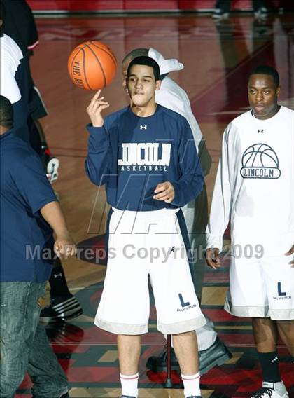 Thumbnail 1 in Boys & Girls vs Lincoln (PSAL AA Semifinal) photogallery.