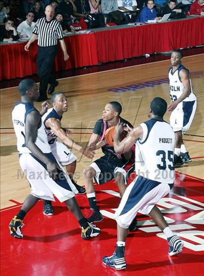 Thumbnail 1 in Boys & Girls vs Lincoln (PSAL AA Semifinal) photogallery.